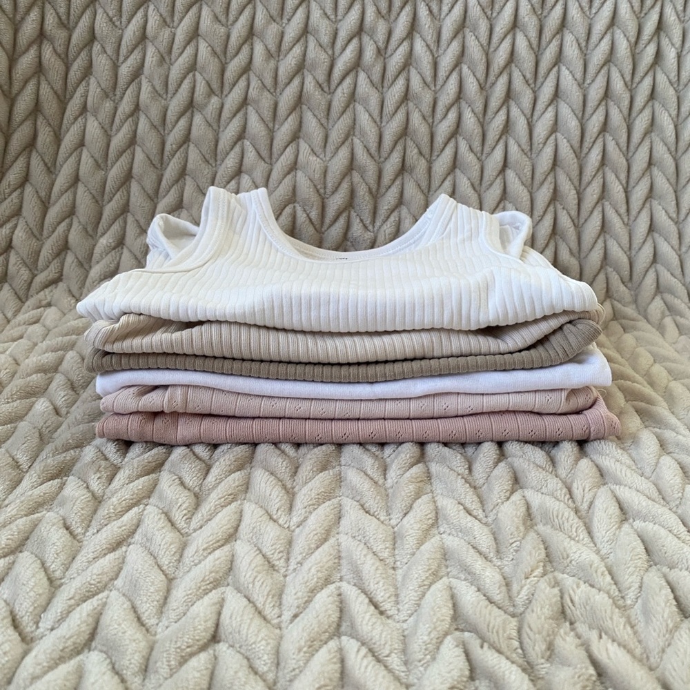6 H&M Tank Tops in Neutral Tones